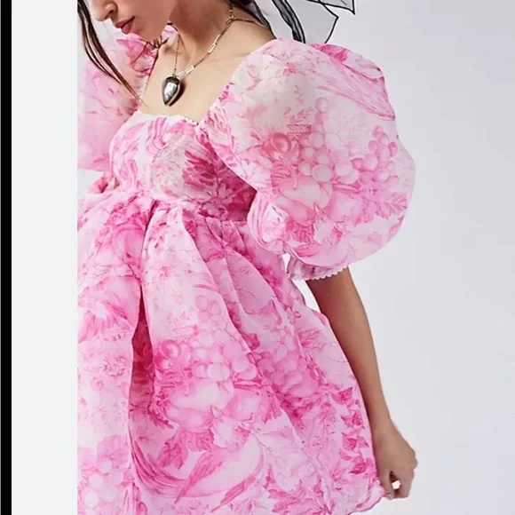 Selkie Pink Floral Long Sleeve Dress - Picture 7 of 8